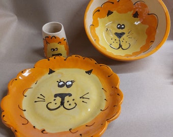 3-piece tableware set for children that can be personalized with a lion