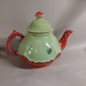 Pot teapot "Montpetit" ceramic 1.5 liters handmade in strawberry design