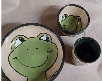 3-piece tableware set for children that can be personalized with a frog