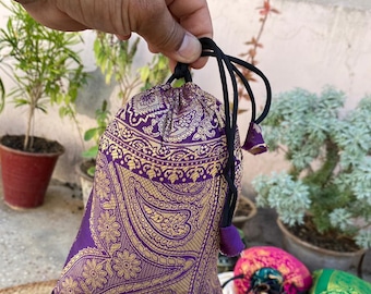 Recycled Sari Drawstring Favor Bags: Colorful Silk Gift Pouches
