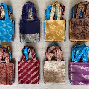 Recycelte Sari-Taschen, Seidengrifftaschen, Geschenktaschen, Seiden-Sari-Taschen, Recycelte Seidentaschen, Hochzeitstaschen, handgefertigte Tragetaschen, Tragetaschen