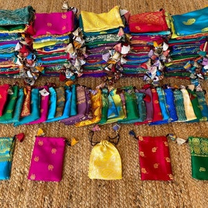 Recycelte Sari-Beutel, Kordelzugbeutel, Handgefertigte Geschenk- und Kristallbeutel, Heilbeutel, Schmuckbeutel, Seiden-Sari-Beutel, Geschenkbeutel