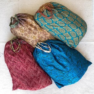 リサイクルサリーバッグ、包装バッグ、ショップアイテムのギフトバッグ、サリーバッグ、ショッピングバッグ、衣類バッグ、キャリーバッグ、サイズ 48x43 センチメートル
