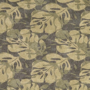 Op de afbeelding: Een naadloos patroon met een herhalend ontwerp van beige tropische bladeren op een donkerbruine achtergrond.