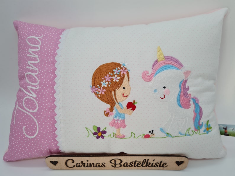 Geschenk zur Geburt, Kissen personalisiert, Schmusekissen, Mädchen mit Einhorn, Kuschelkissen, Baby, Kissen Bild 3