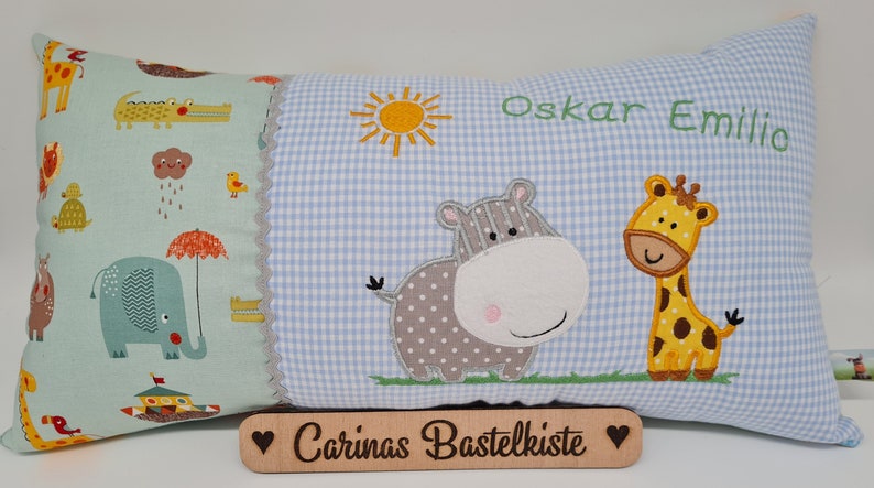 Geburtskissen, Namenskissen, Kissen personalisiert, Geschenk zur Geburt, Schmusekissen, Nilpferd & Giraffe, mit Namen, Baby, Taufe Bild 1