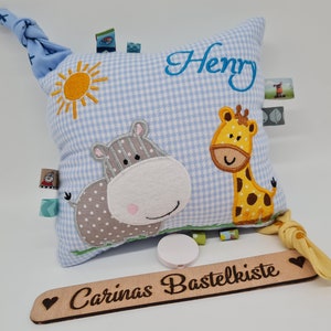 Spieluhr Spieluhr Baby Spieluhr mit Wunschmelodie Kissen personalisiert Geschenk zur Geburt Kissen mit Namen Nilpferd & Giraffe Bild 2