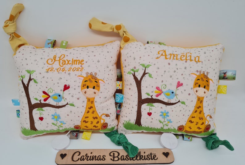 Spieluhr, Spieluhr Giraffe, Spieluhr Baby, Spieluhr mit Wunschmelodie, Kissen personalisiert, Geschenk zur Geburt, Kissen mit Namen Bild 4