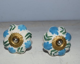 Boutons rétro avec motif floral