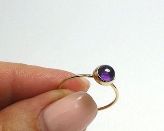 14k Goldring, Einfacher, minimalistischer goldener Ring mit Amethyst