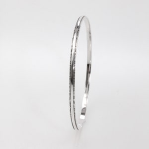 Vintage silver geometric pattern bangle bracelet