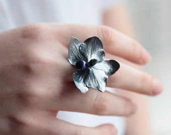 Schwarz Silber Orchidee Ring, Silberring mit schwarz / blau Perle, Sterling Silber Orchidee Ring, Großer Schwarz Silber Ring, Schwarze Blume Silberring