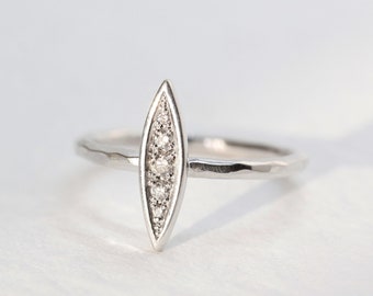 Bague diamant Navette en or blanc 585, bague de fiançailles, unique, travail d'orfèvre de Kathi Breidenbach