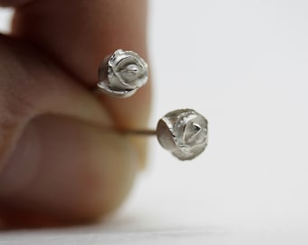 small button in the ear, roses, bud, stud earrings, silver