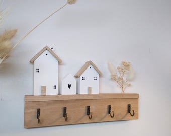 Estante para llaves de madera, decoración de pared de madera boho, ganchos para llaves, armario pequeño, casa en miniatura pequeña escandinava