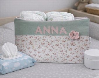 Wickeltasche mit Namen " Blümchen lindgrün" Windeltasche  , Kulturbeutel, Kulturbeutel mit Namen, Baby unterwegs,Kind unterwegs,Kulturtasche