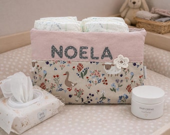 Gepersonaliseerde luiertas "Meadow" - luiertas, toilettas, toilettas met naam, voor op reis met baby en kind, toilettas