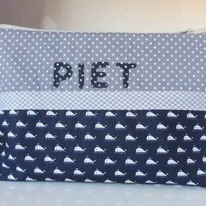 Luiertas met naam &quot;Walvis blauw grijs&quot; luiertas, toilettas, toilettas met naam, op reis met baby, kind onderweg, toilettas