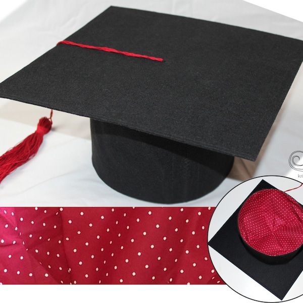 Sturdy, light mortarboard (inner fabric: red)