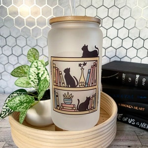 Cats On Bookshelf/ 16oz iced/ frosted Libbey glass soda can/ cat lover /book lover