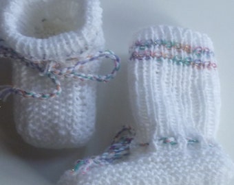 Mit liebe handgestrickte Baby-Strickschuhe