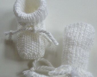 Mit liebe handgestrickte Baby-Strickschuhe