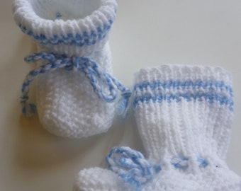 Mit liebe handgestrickte Baby-Strickschuhe