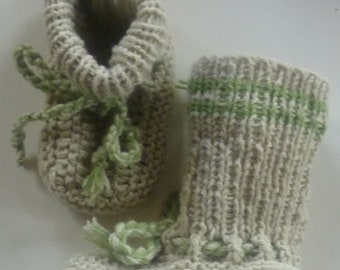 Mit liebe handgestrickte Baby-Strickschuhe