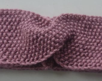 1 baby knitted headband it is handmade and can be knitted for all baby knitted shoes that are in the shop