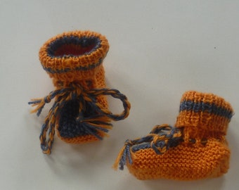 Mit liebe handgestrickte Baby-Strickschuhe