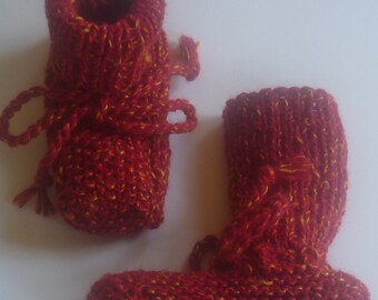 Mit liebe handgestrickte Baby-Strickschuhe