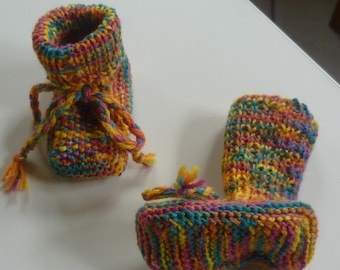 Mit liebe handgestrickte Baby-Strickschuhe