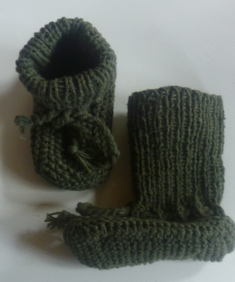 Hand-knitted baby shoes with love image 1