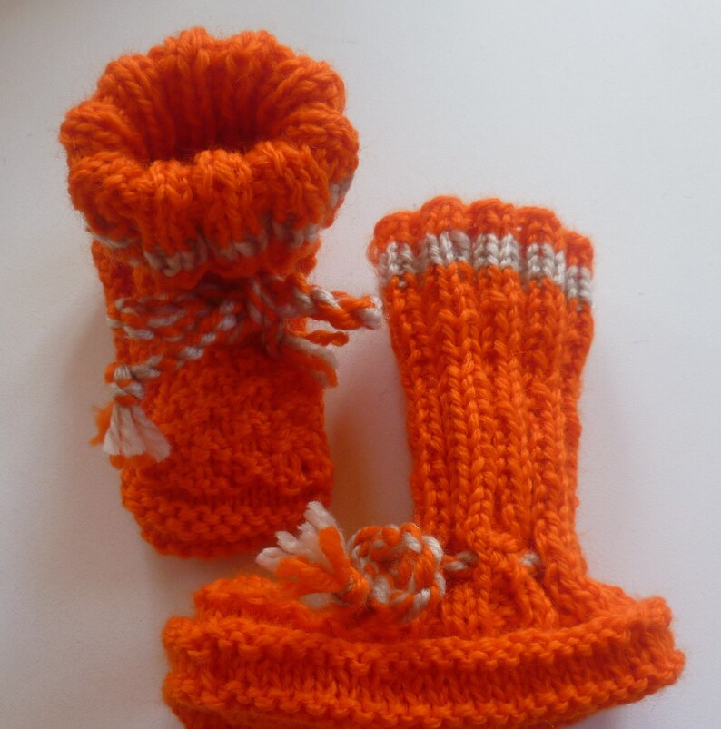 Mit liebe handgestrickte Baby-Strickschuhe Einzelstück Sohlenlänge von ca 9,5 cm Bild 1