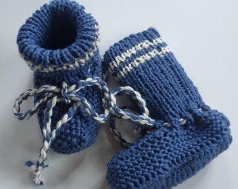 Mit liebe handgestrickte Baby-Strickschuhe