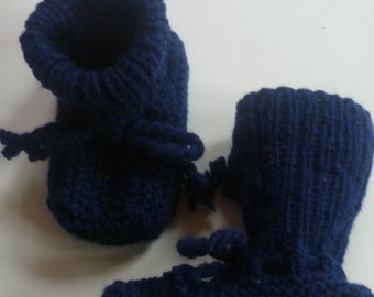 Mit liebe handgestrickte Baby-Strickschuhe