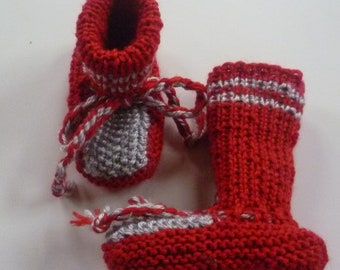 With love hand-knitted baby knitted shoes "