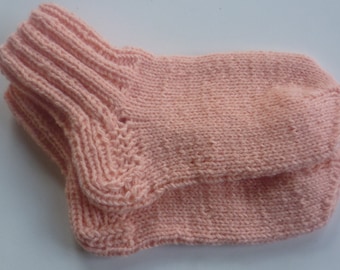 Mit liebe handgestrickte Baby-Stricksocken  Sohlenlänge von  ca 12 cm