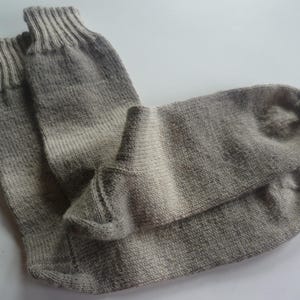 AVAILABLE IMMEDIATELY 1 pair of new women&#39;s knitted socks handmade size 39 / 40