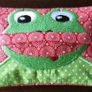 Embroidery file - "Handkerchief Eater Frog" - ITH