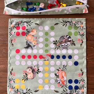 S01 Fox Hunt 2 / Dice game for 4 people