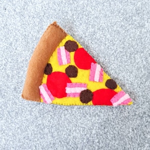 Pizza à la viande / pizza à l&#39;herbe à chat / pizza au feutre à l&#39;herbe à chat / nourriture en feutre / jouet pour chat / jouet à l&#39;herbe à chat
