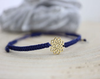 Makramee Armband blau mit Edelstahl Mandala, minimal Armband blau