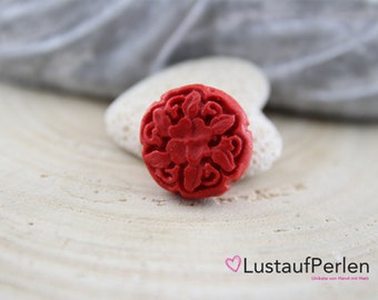 Zinnoberperlen rot rund mit Blume 18 mm, Lackperlen rot fü Kette, Größe Perle schwarz