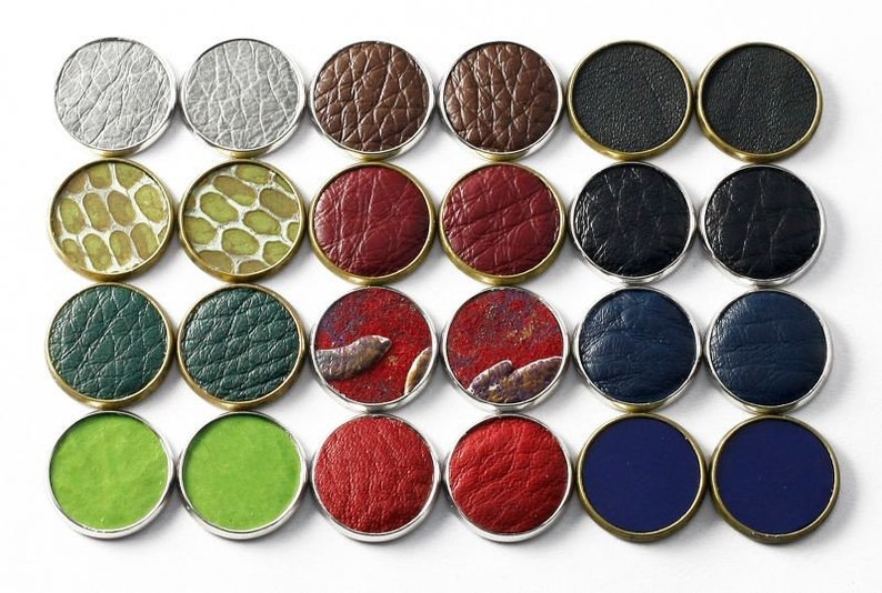 Cuff buttons with leather snake skin black