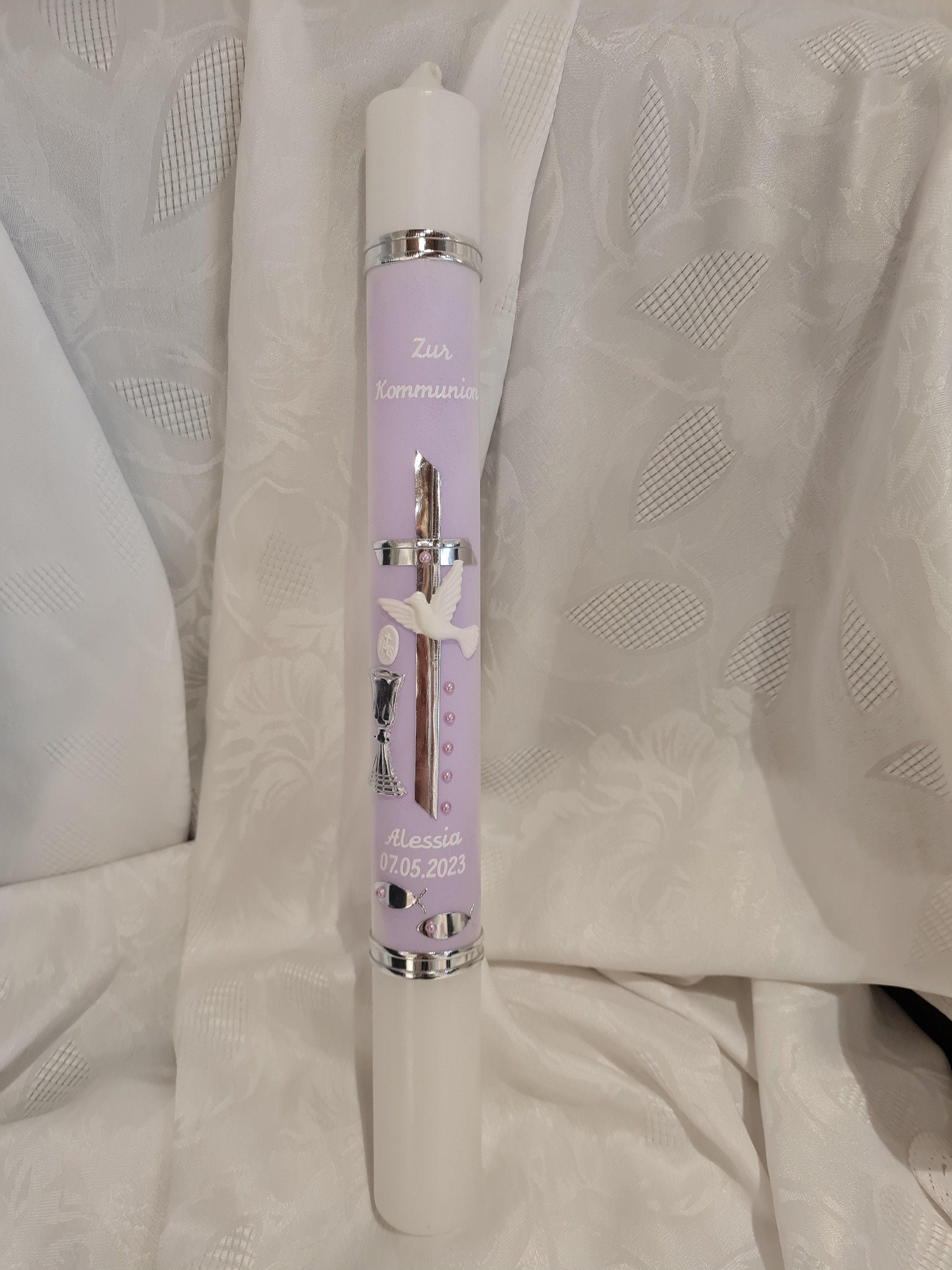Communion candle baptism candle ivory pure white 40 x 4 cm 40 x 5 cm 35 x 5 cm background lilac silver chalice cross dove