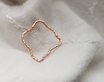 Ketten Anhänger "Minimalist / Organical Shape" / Rose Gold Filled / Roségold, gehämmerter Anhänger, Kettenanhänger, Halskettenanhänger