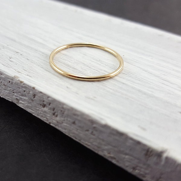 Ring "Minimalist" 585 Gold oder Goldfilled - 1mm // Ring Gold, schmaler Ring, dünne Ringe, Stacking Ring Gold, Stapelring, schlichter Ring