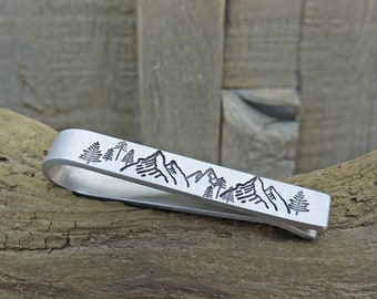 Krawattennadel handgestempelt personalisiert Berglandschaft