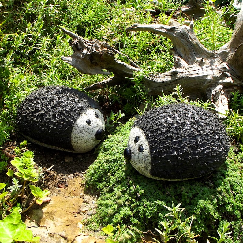 Granite hedgehog, stone decoration for the Gartdeco garden image 3